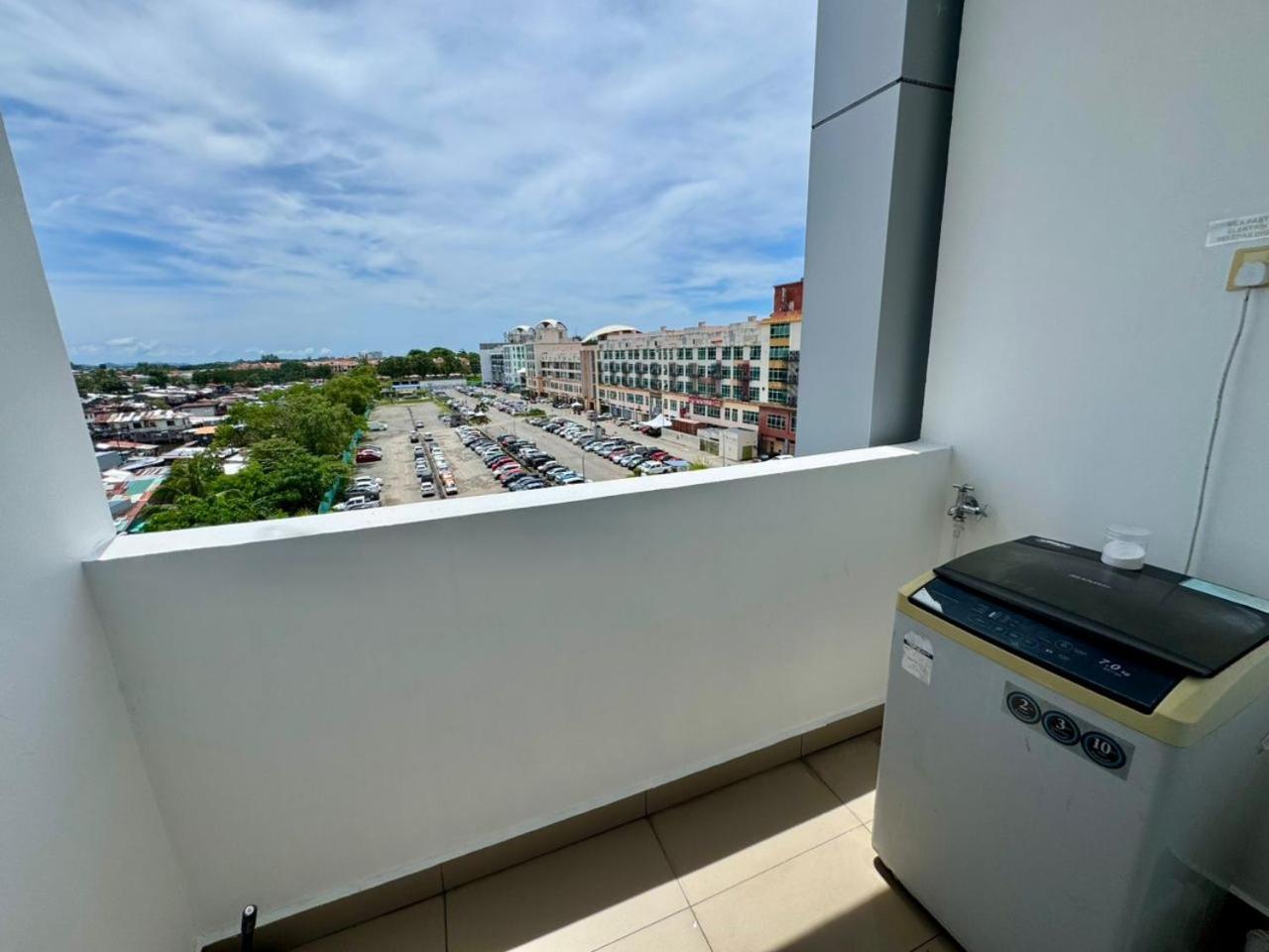 Sutera Avenue Kota Kinabalu @ JR Homestay Bagian luar foto