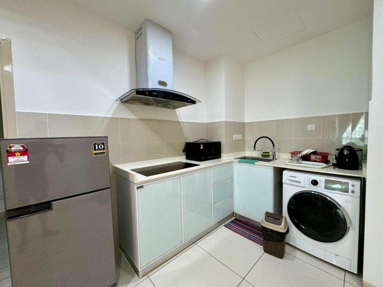 Sutera Avenue Kota Kinabalu @ JR Homestay Bagian luar foto