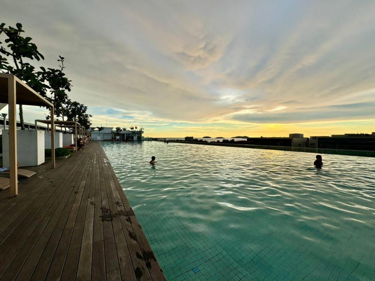 Sutera Avenue Kota Kinabalu @ JR Homestay Bagian luar foto